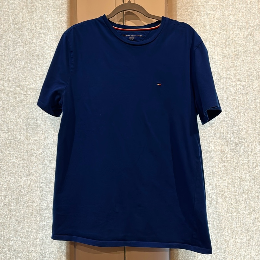 Men’s Tommy Hilfiger T-Shirt-Large